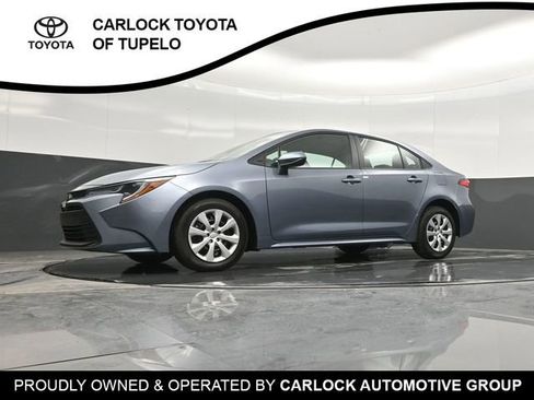 Used 2026 Toyota Corolla LE image 32