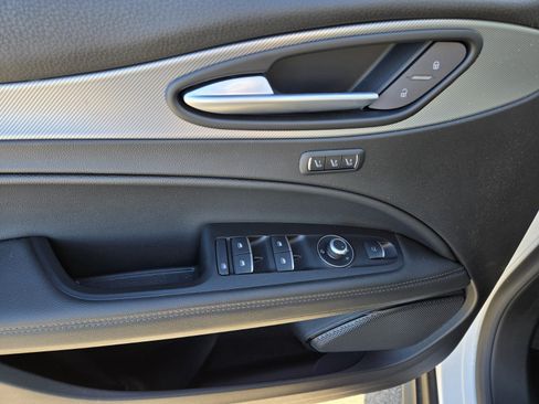 New 2025 Alfa Romeo Stelvio Sprint AWD/4WD image 9
