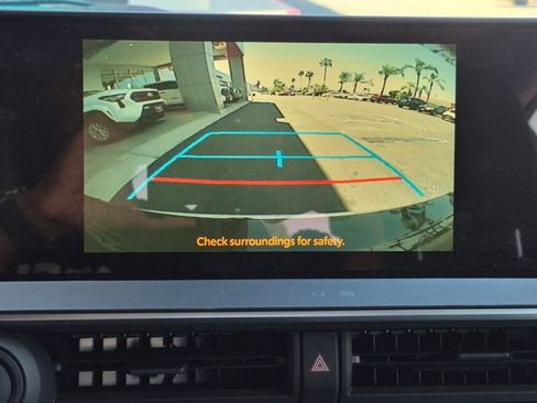 Used 2025 Toyota Prius XLE FWD image 13