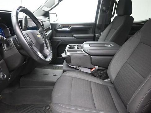 Used 2024 Chevrolet Silverado 1500 LT w/ Z71 Off-Road Package AWD/4WD image 16