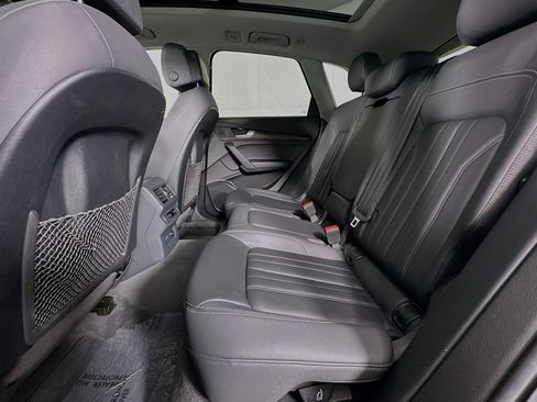 Used 2023 Audi Q5 2.0T Premium w/ Convenience Package image 9