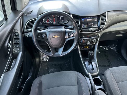 Used 2021 Chevrolet Trax LS w/ Tint and Cruise Package FWD image 13