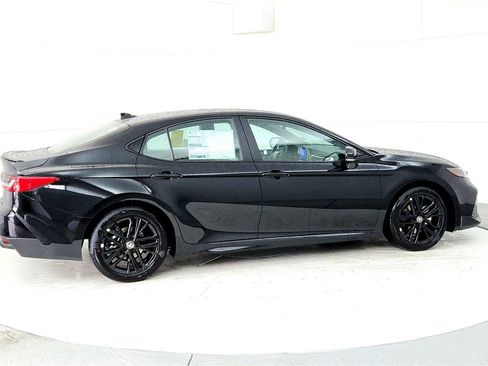 New 2026 Toyota Camry SE FWD image 6