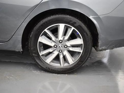 Used 2024 Nissan Versa SV image 33