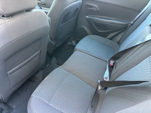 Used 2018 Chevrolet Trax LS AWD/4WD image 4