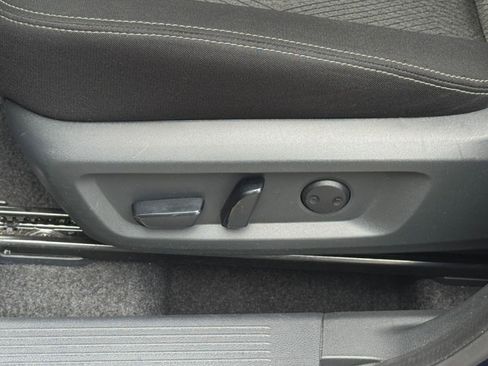 Used 2025 Nissan Rogue SV image 22