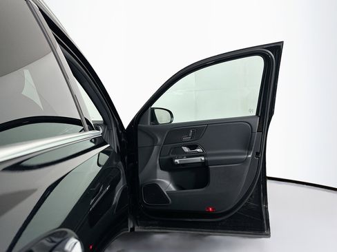 Used 2024 Mercedes-Benz EQB 250+ image 34