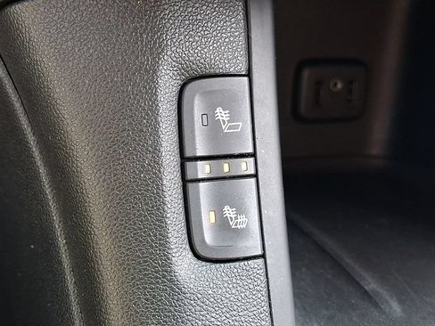 Used 2017 GMC Acadia SLE FWD image 27
