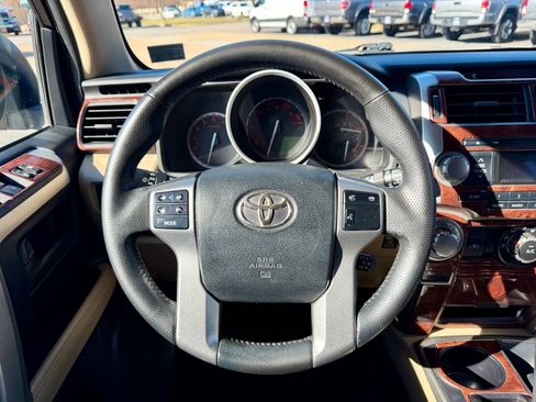 Used 2011 Toyota 4Runner SR5 image 16