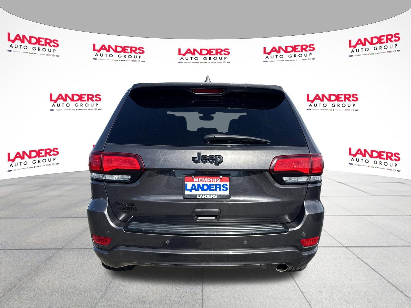 Used 2018 Jeep Grand Cherokee Altitude AWD/4WD image 4