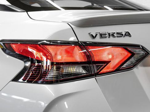 Used 2025 Nissan Versa SR w/ Trunk Package image 14