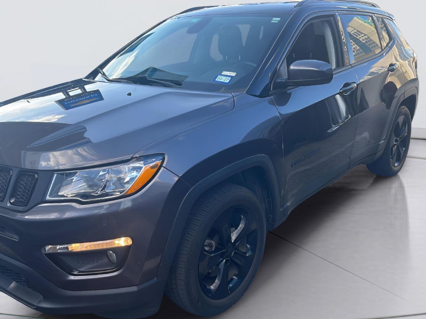 Used 2020 Jeep Compass Latitude FWD image 1