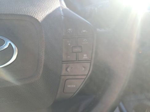 Used 2023 Toyota Prius LE image 21