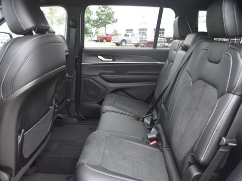 New 2026 Jeep Grand Cherokee L 4WD image 16