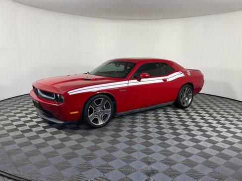 Used 2013 Dodge Challenger R/T RWD image 1