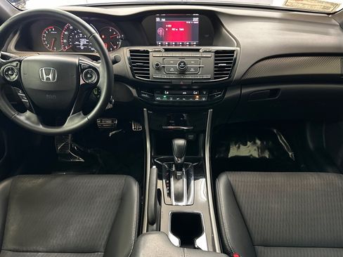 Used 2017 Honda Accord Sport image 15