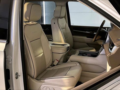 Used 2022 GMC Yukon XL Denali image 8