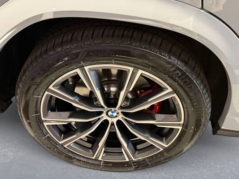 Used 2024 BMW X6 xDrive40i w/ Premium Package AWD/4WD image 8