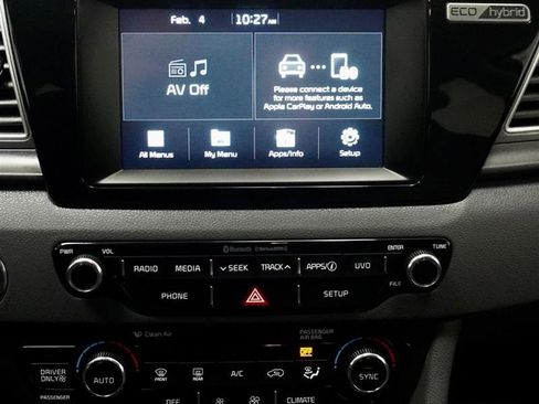 Used 2017 Kia Niro LX image 15