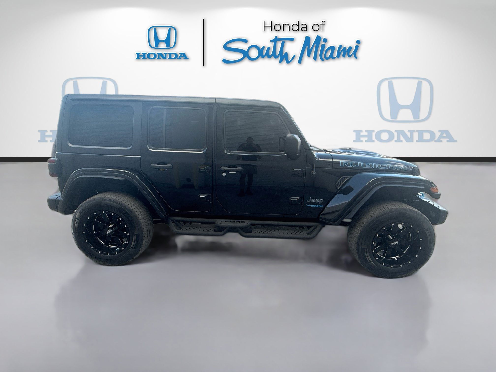 Used 2021 Jeep Wrangler Unlimited Rubicon 4xe w/ Steel Bumper Group AWD/4WD image 8