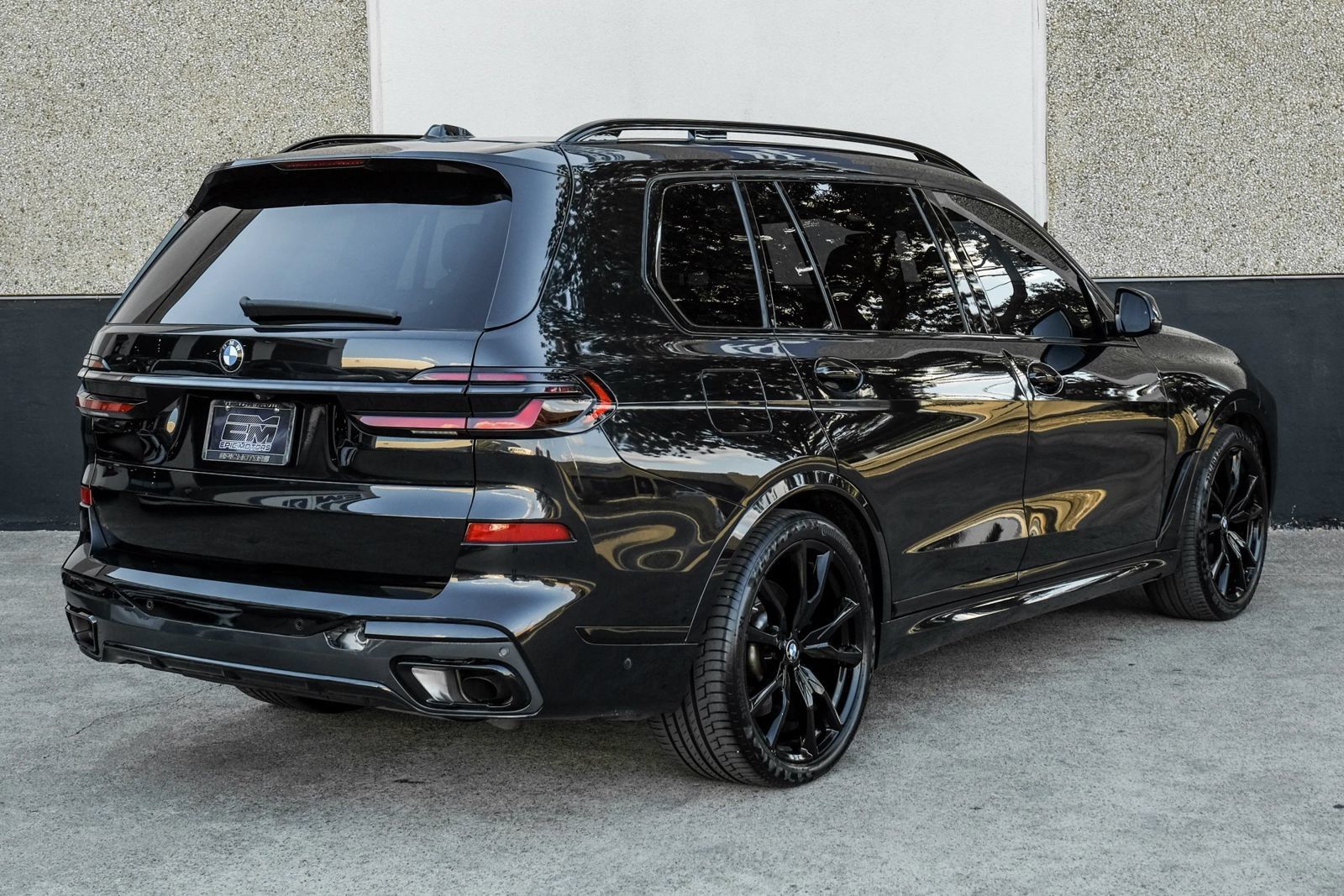Used 2024 BMW X7 xDrive40i w/ M Sport Package AWD/4WD image 8