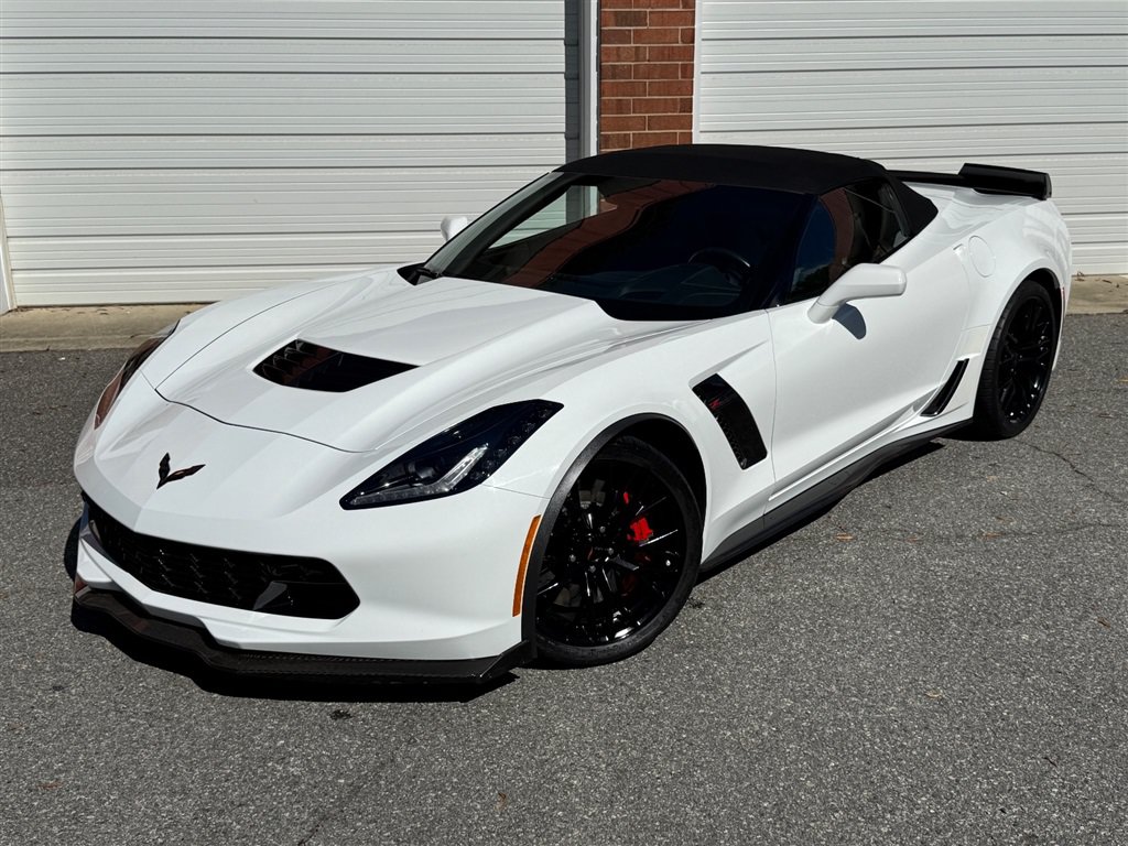 Used 2019 Chevrolet Corvette Z06 RWD image 3