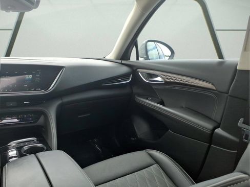 Used 2023 Buick Envision Avenir AWD/4WD image 12