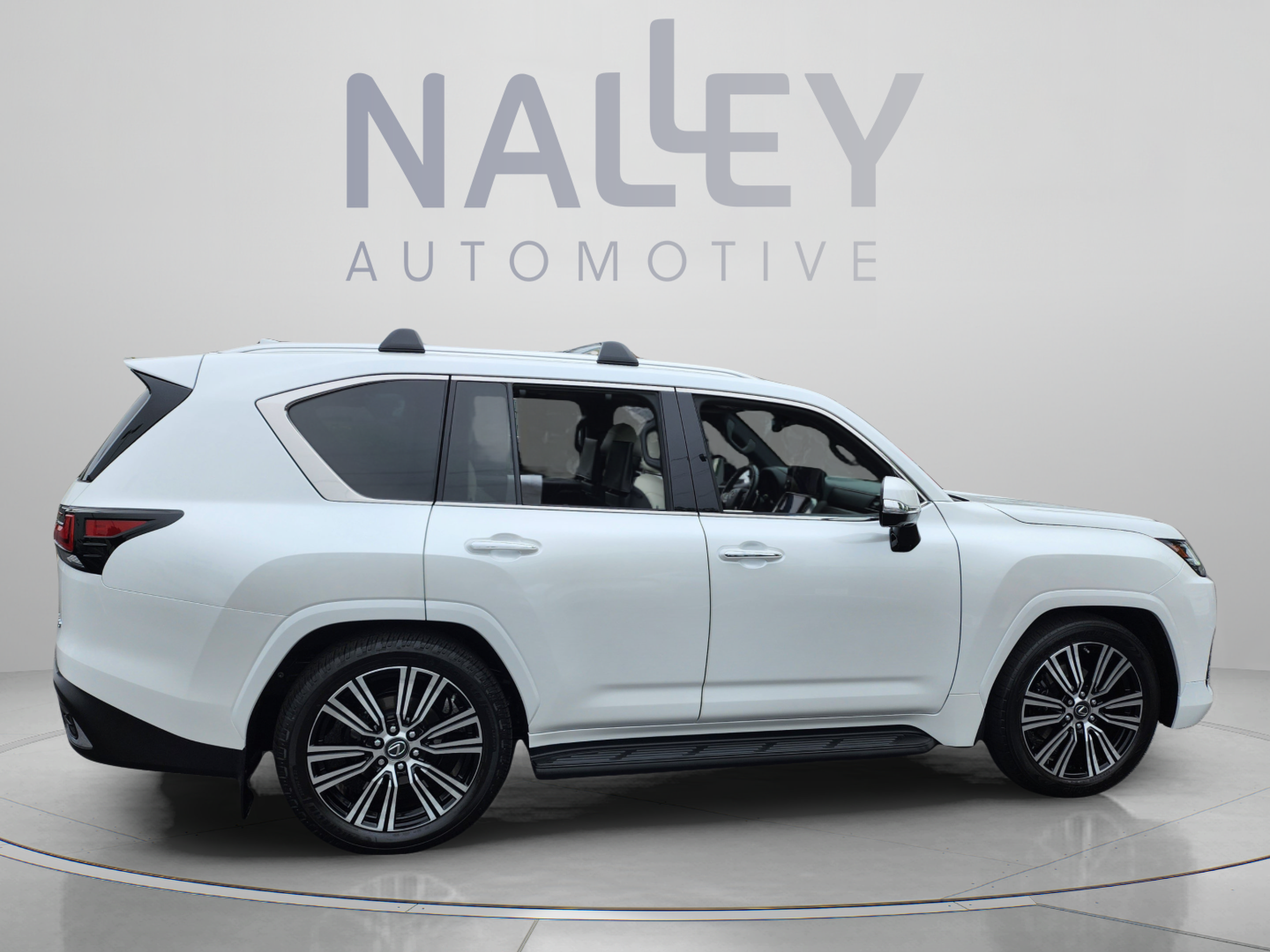 Used 2023 Lexus LX 600 4WD w/ Accessory Package (Z1) image 5