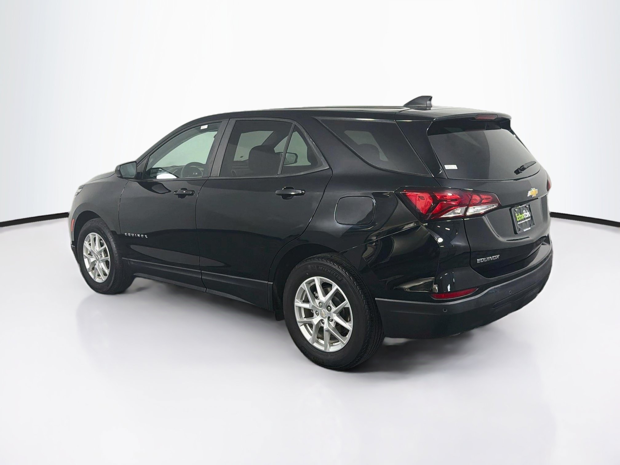 Used 2023 Chevrolet Equinox LS w/ LS Convenience Package FWD image 5