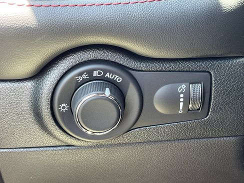 Used 2025 Dodge Durango R/T AWD/4WD image 33