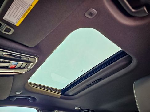 New 2025 Jeep Grand Cherokee Altitude image 16