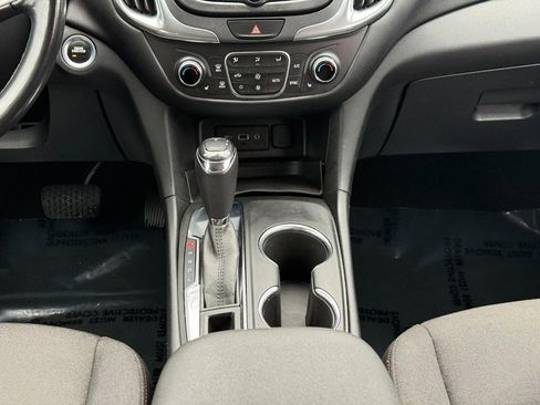 Used 2019 Chevrolet Equinox LT FWD image 16