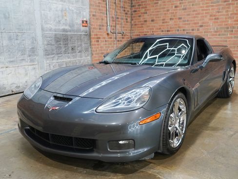Used 2013 Chevrolet Corvette Grand Sport w/ 3LT Preferred Equipment Group RWD image 5