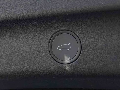 Used 2021 Tesla Model Y Long Range image 25