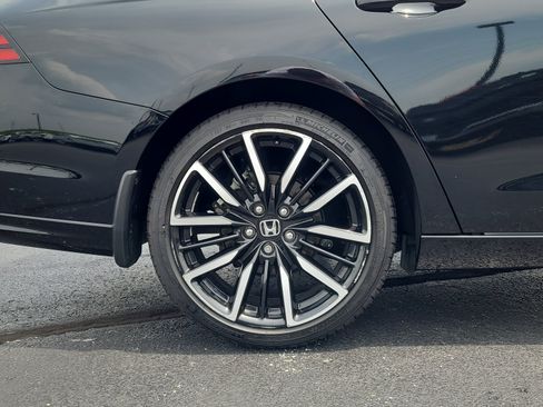 Used 2024 Honda Accord Touring image 11