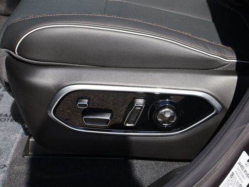 New 2026 Jeep Grand Cherokee L Summit AWD/4WD image 25