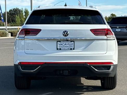 Certified 2022 Volkswagen Atlas Cross Sport SE FWD image 5