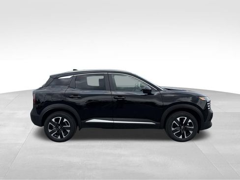 Used 2025 Nissan Kicks SV w/ SV Premium Package AWD/4WD image 8