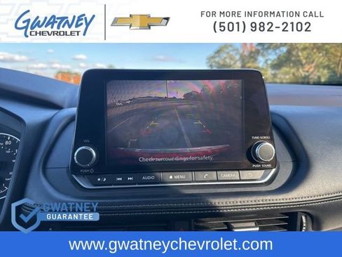 Used 2023 Nissan Rogue SV image 18