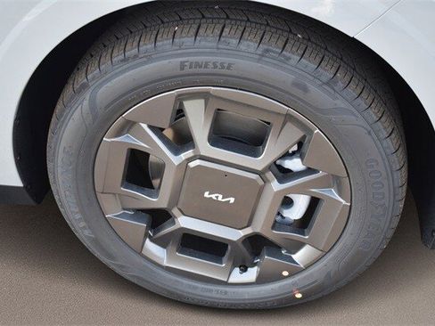 New 2026 Kia Carnival EX image 11