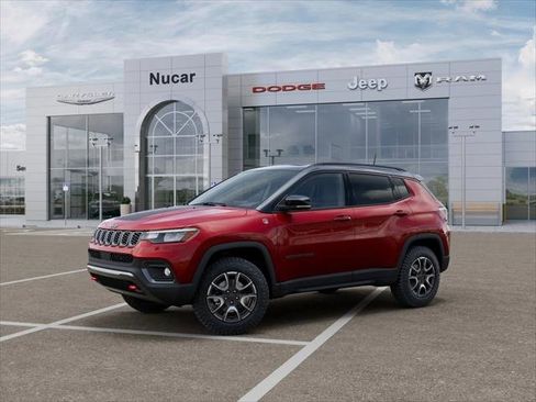 New 2026 Jeep Compass Trailhawk w/ Sun, Sound & Navigation Group AWD/4WD image 3