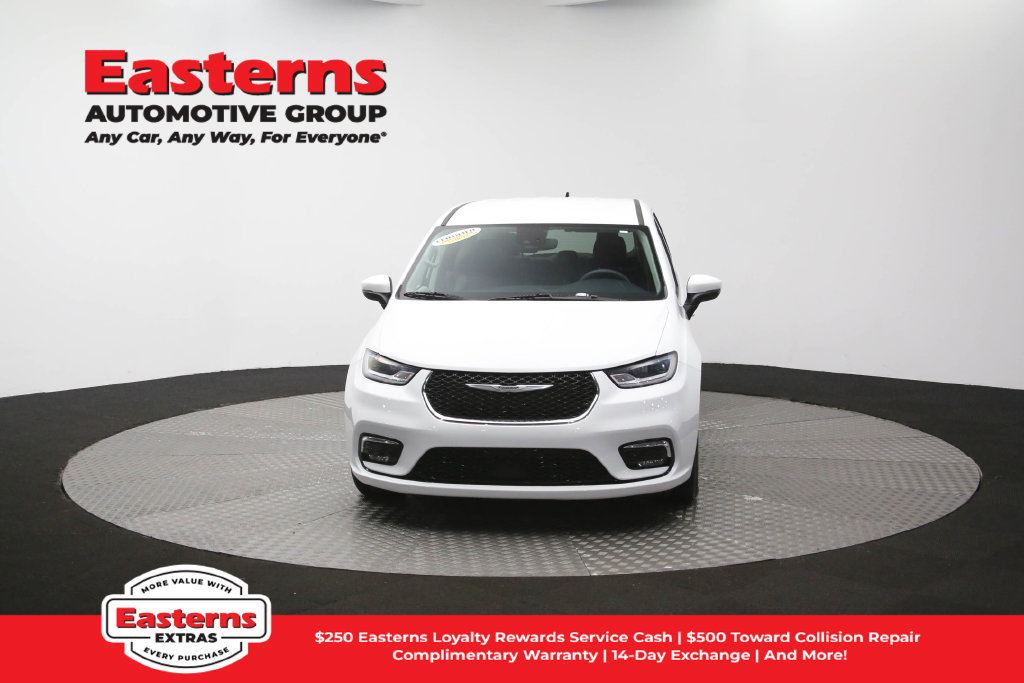 Used 2023 Chrysler Pacifica Touring-L FWD image 52