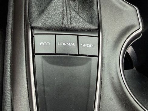 Used 2023 Toyota Camry SE image 20