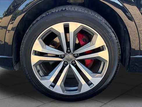 Used 2019 Audi Q8 Premium Plus w/ Premium Plus AWD/4WD image 11