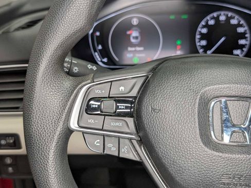 Used 2018 Honda Accord LX image 32