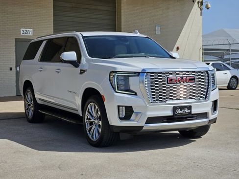 Used 2023 GMC Yukon XL Denali w/ LPO, Floor Liner Package AWD/4WD image 3