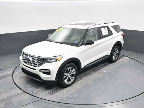 Used 2020 Ford Explorer Platinum w/ Premium Technology Package image 30