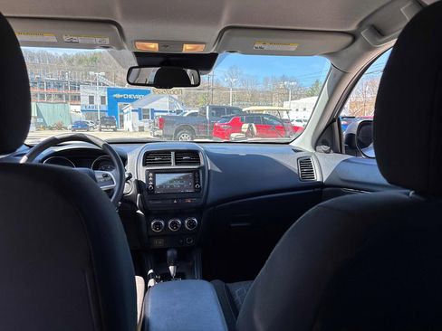 Used 2024 Mitsubishi Outlander Sport SE image 26