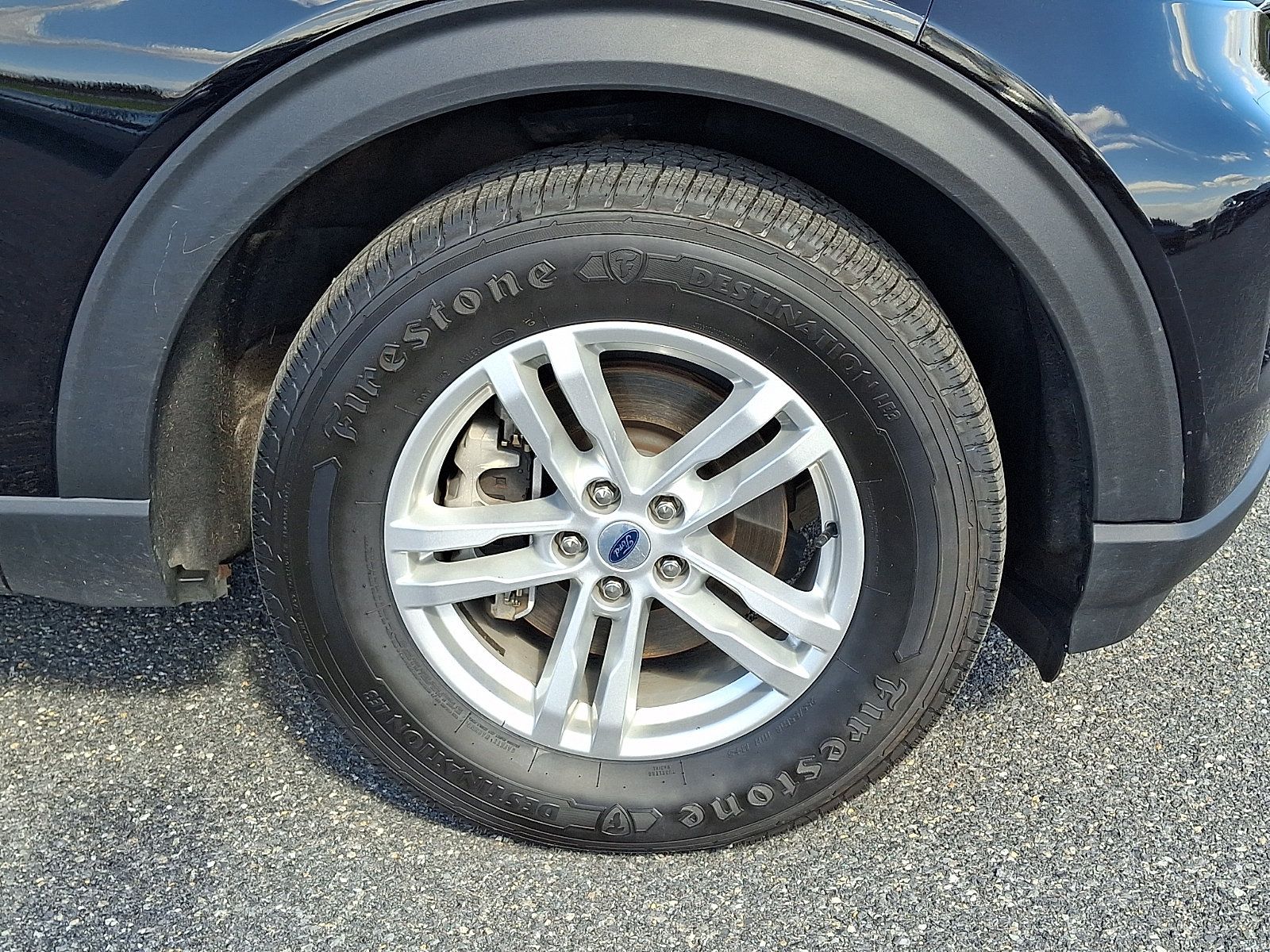Used 2023 Ford Explorer XLT AWD/4WD image 9