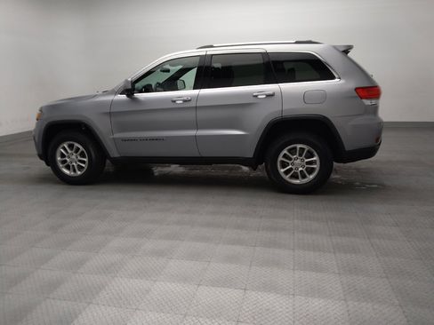 Used 2018 Jeep Grand Cherokee Laredo AWD/4WD image 3
